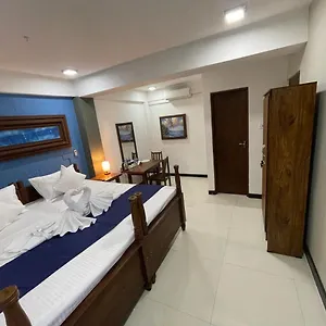 Hotel Rush ***