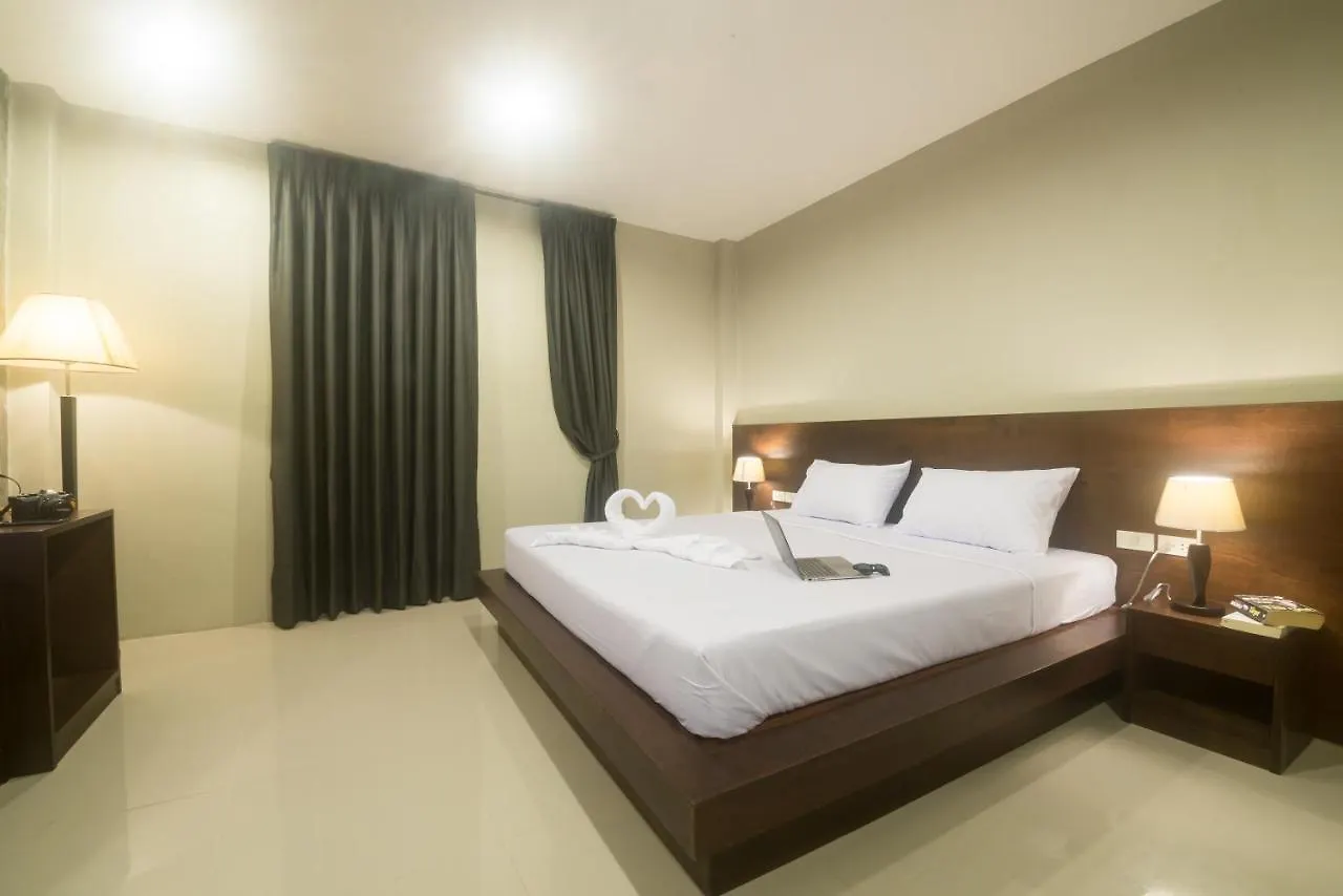 Green Leaf Hostel Phuket